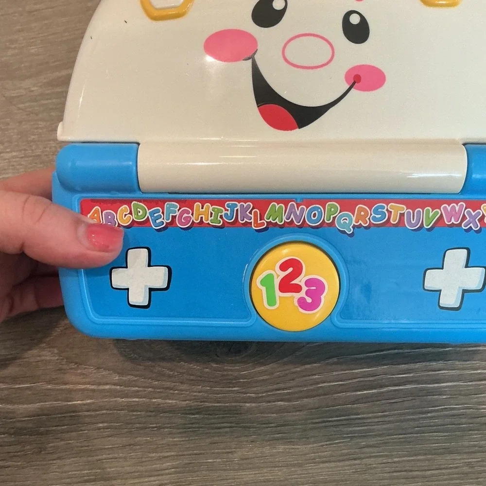 Fisher Price Plastic Laugh & Learn Sing-a-Song Med Kit Medical Play Doctor Toy